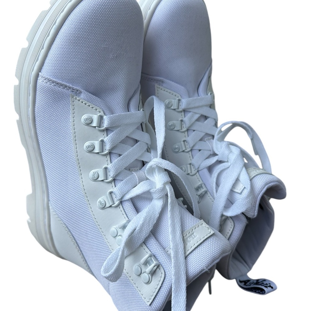 Dr. Martens Combs Platform Boot - Women's Size 10 Combs  Boot - Picture 9 of 17